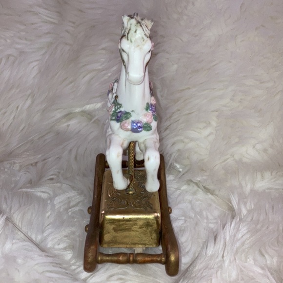 Carousel 🎠 Musical Rocking Horse - Picture 9 of 12